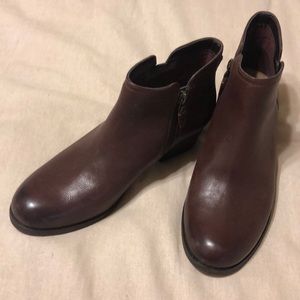 Brown/rust colored Booties, Like new!